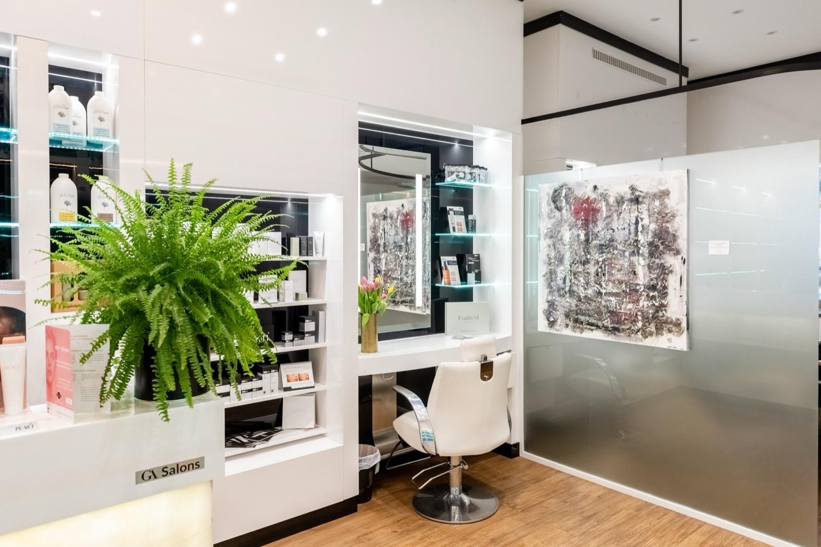 Postazione styling professionale con design contemporaneo